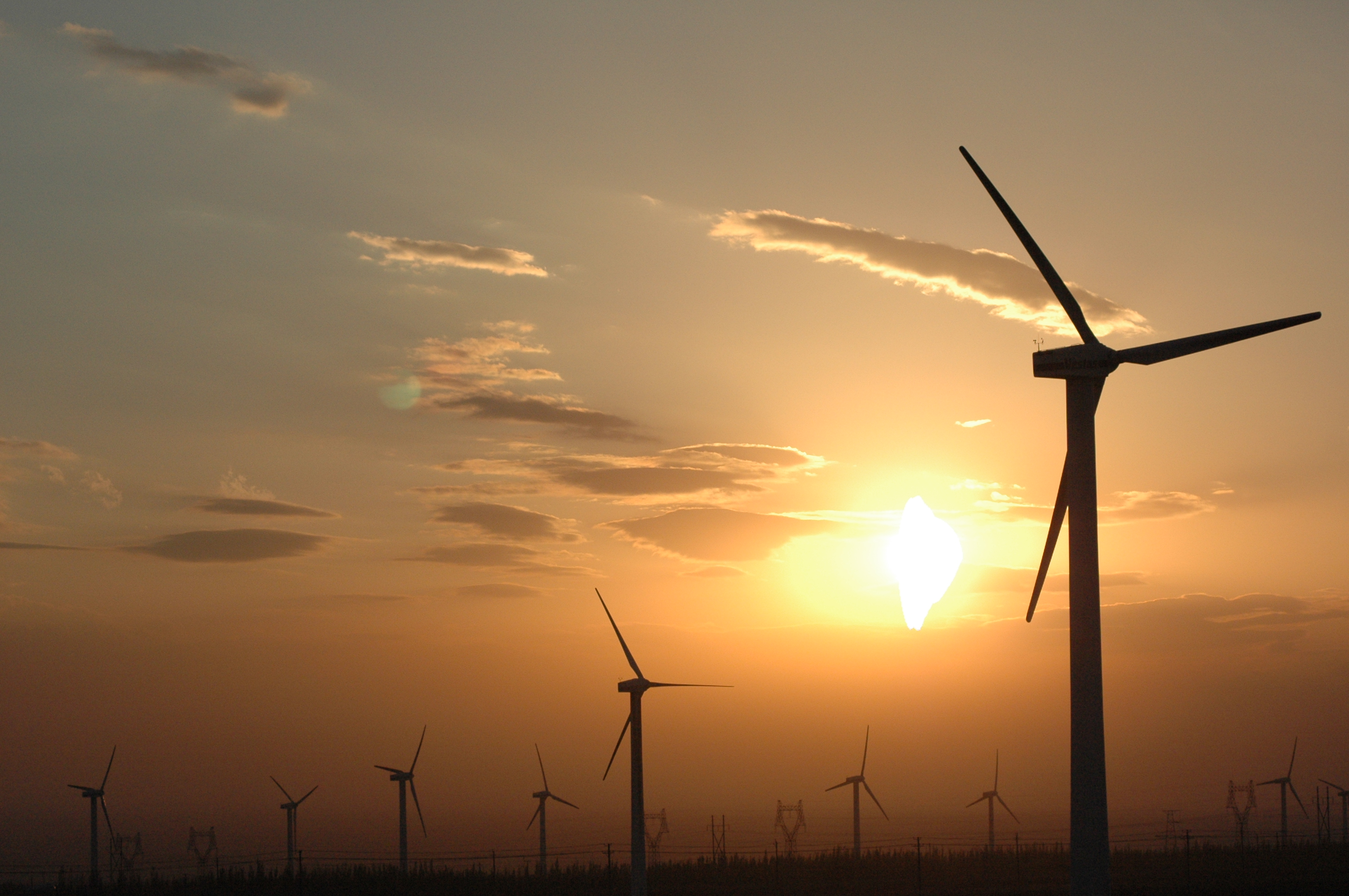 China Plans to Double Clean Energy Supply by 2035, Boosting Green Push