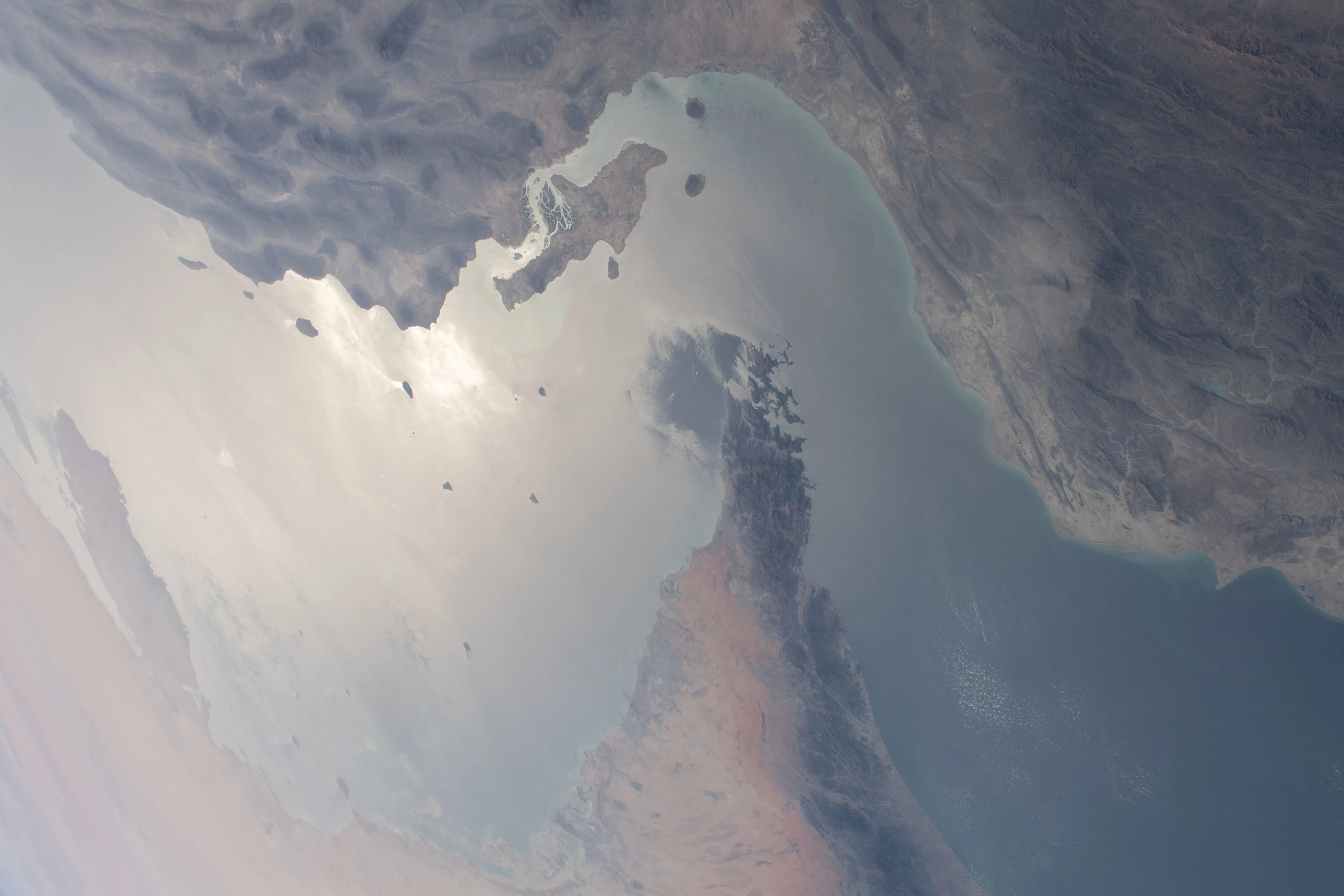 Crypto scammers demand BTC/USDT for 'safe passage' through Hormuz