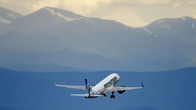 Budget airlines ask U.S. for $2.5bn rescue in convertible stakes