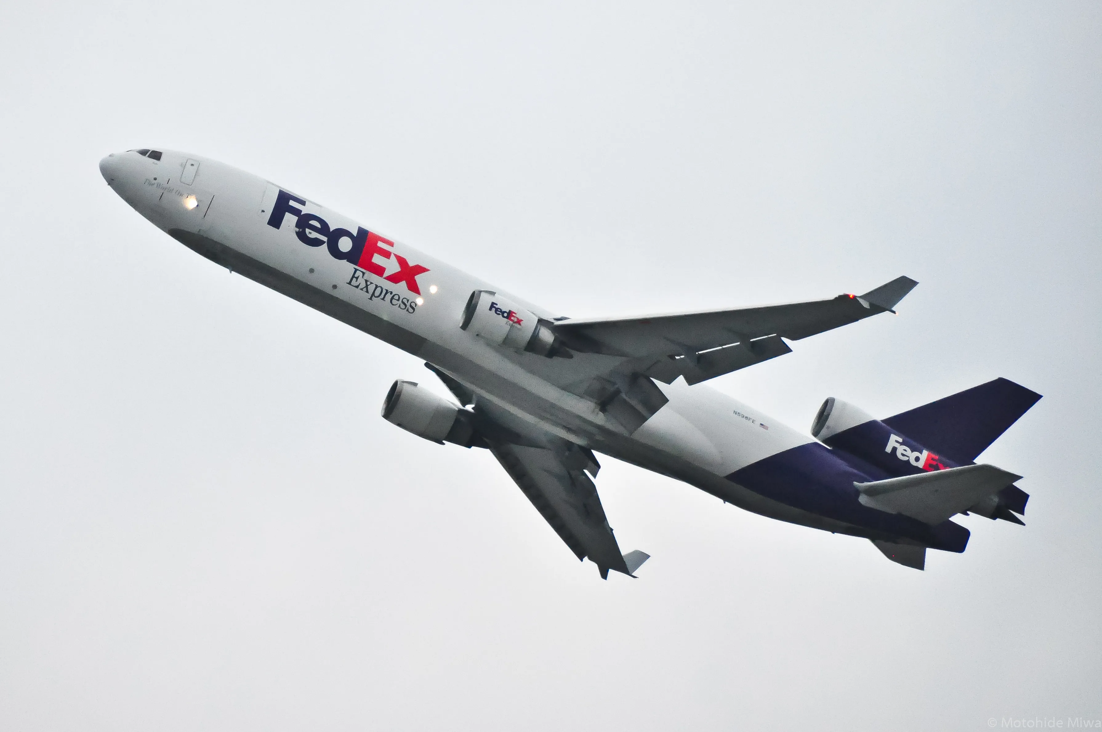 FedEx, Yerdeki MD-11 Kargo Uçaklarını Mayıs'ta Geri Döndürecek