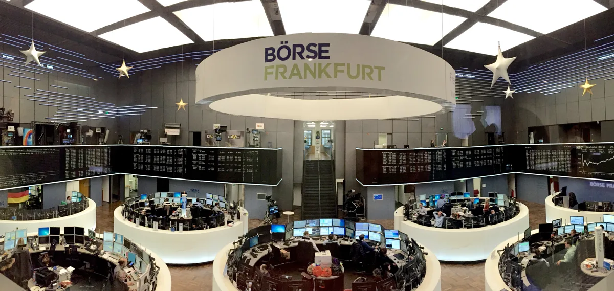 European stocks waver amid earnings flood, Iran stalemate, rate focus