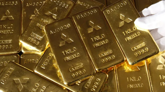 Altın Fed etkisiyle üç günlük düşüşün ardından kayıplarını geri aldı