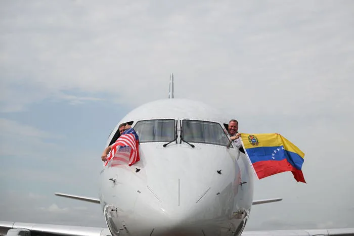 Venezuela uçuşları 7 yıl sonra yeniden başladı — Sadece American döndü