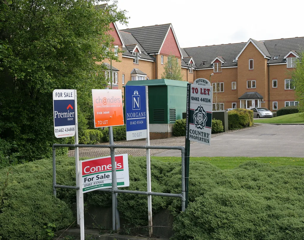 UK house prices up 3% in April; typical home worth £278,880