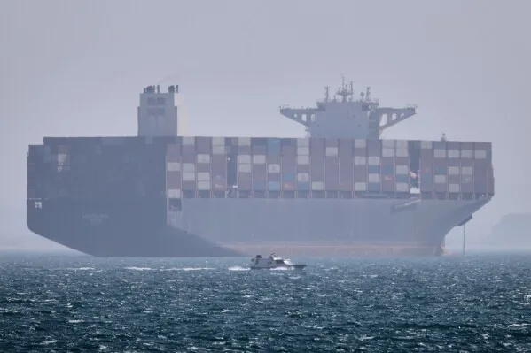 Hormuz Boğazı: ABD 6 İran teknesini batırdı, ateşkes tehlikede
