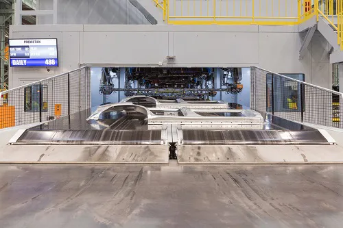 Nissan Avrupa'da 900 işten çıkaracak; Sunderland hattı kapatılıyor