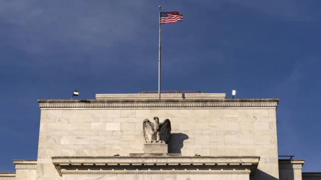 Fed report highlights geopolitical risks and oil‑shock concerns