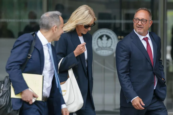 Andrew Left: Savunma Hükümete 'Neden Şirketi Değil Beni?' Sordu