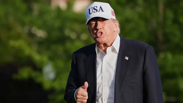 Trump: Time is running out for Iran — Armada warning rattles markets