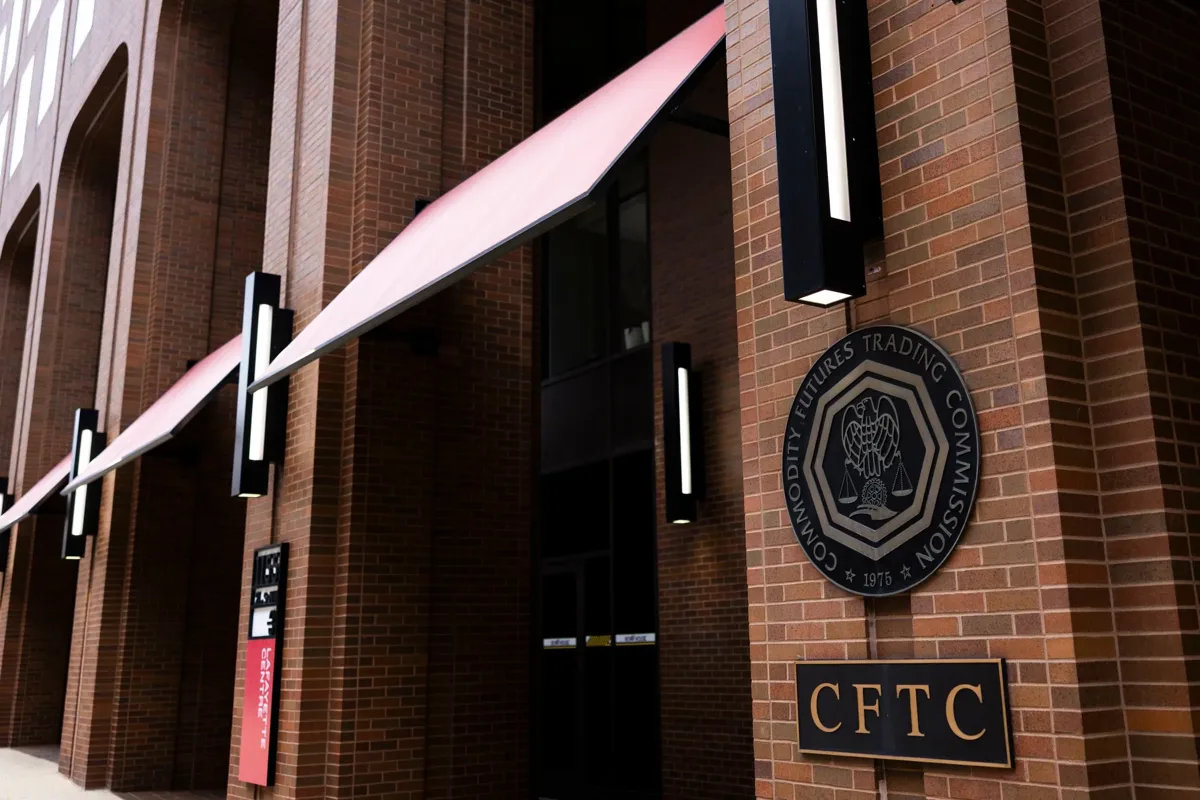 CLARITY Act Advances from Senate Banking Committee in 15-9 Vote