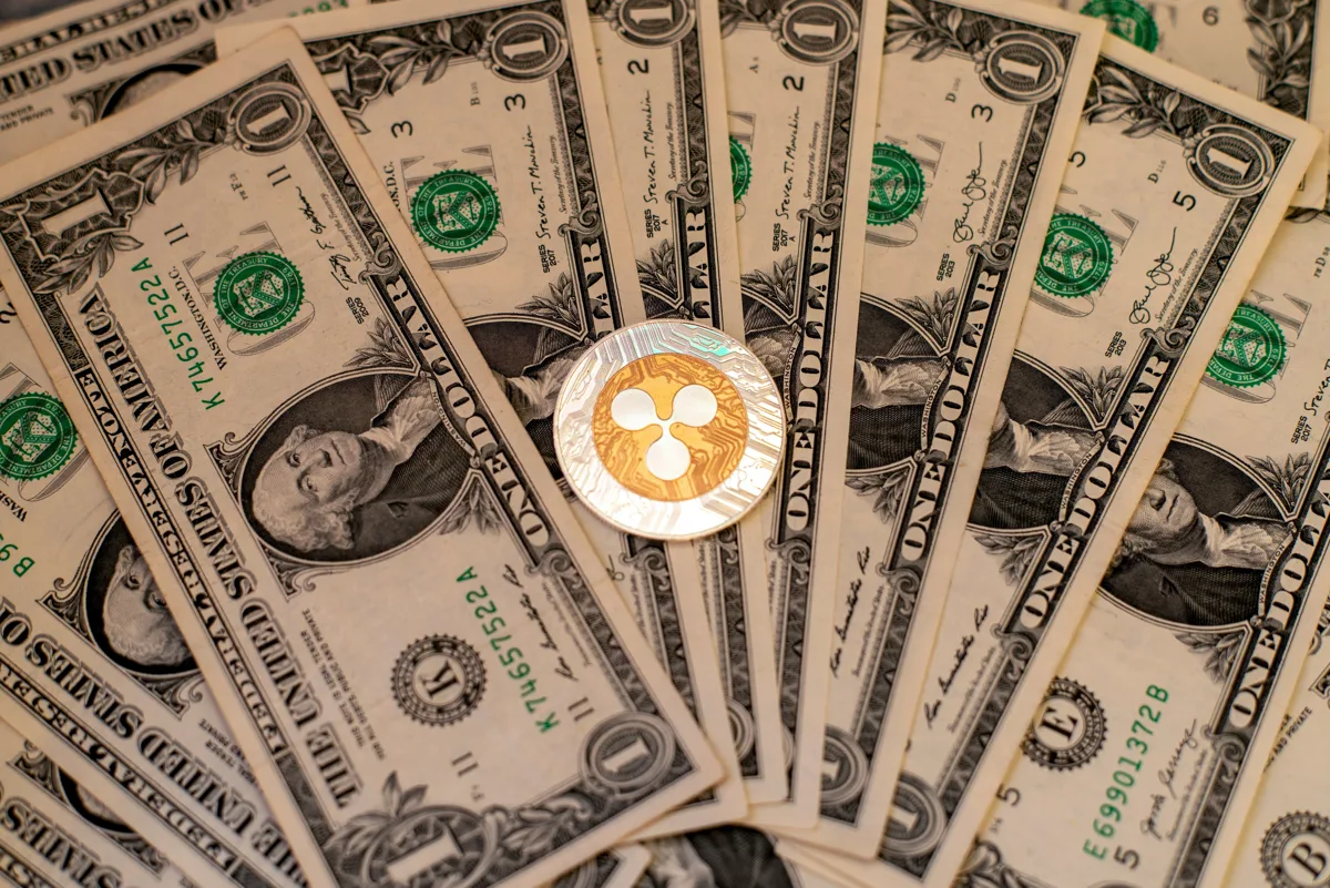 XRP, Solana funds draw inflows as Bitcoin posts $982M outflows