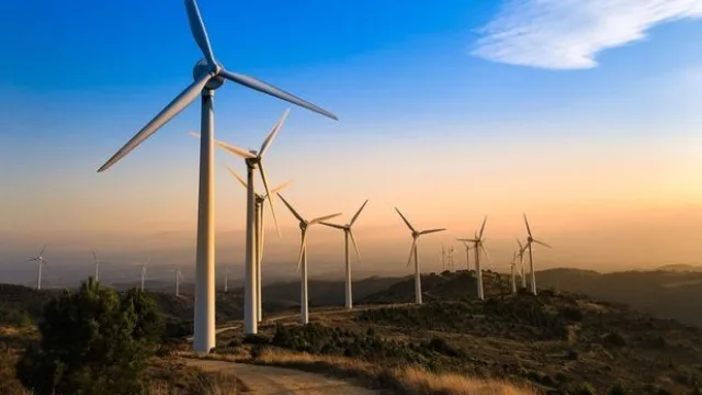 Wind and solar top gas in global electricity generation in April
