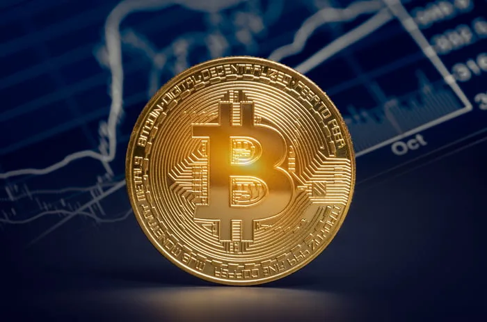 Bitcoin Under $100,000: Buy Now or Wait? Opportunity and Risks