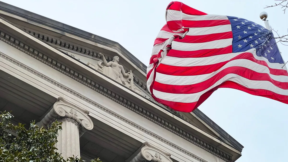SEC, Texaslı Fuller'a 12,3 milyon $'lık sahte AI kripto dolandırıcılığı davası