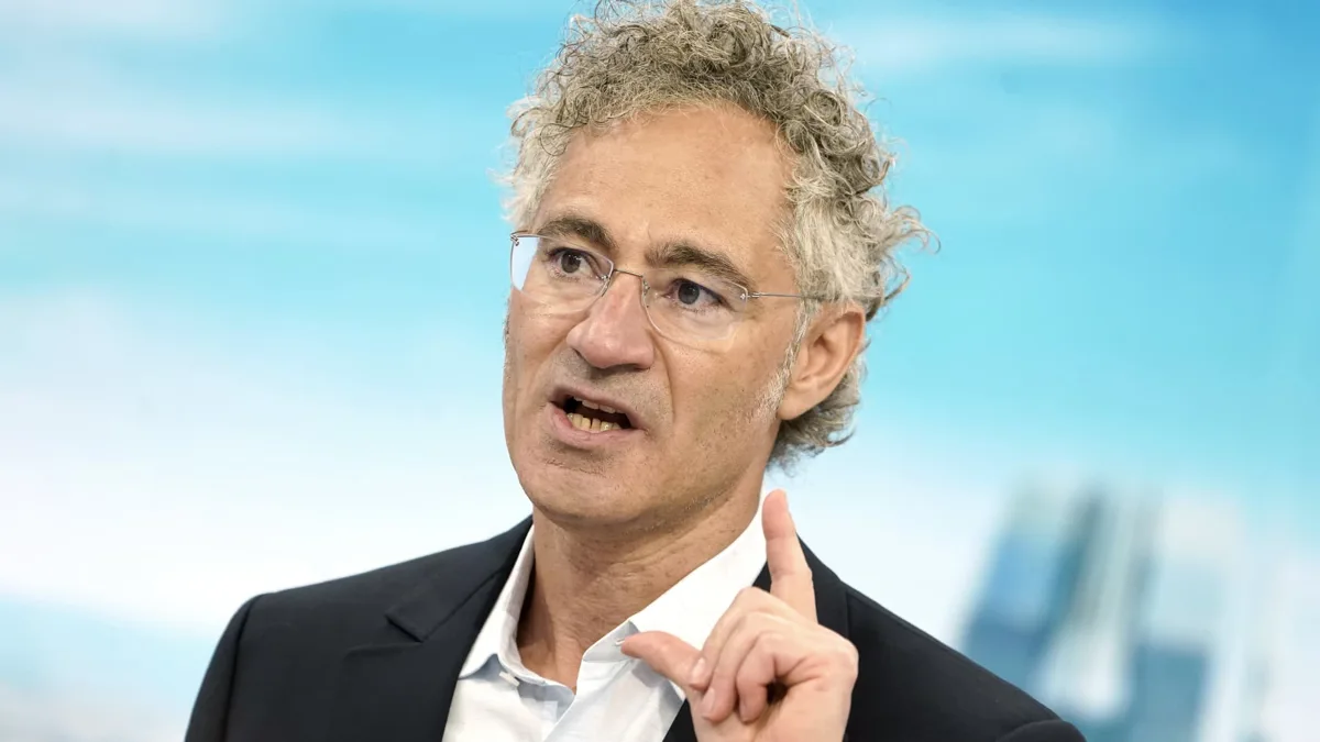 Palantir's Commercial Revenue Jumps 149% on 'Otherworldly' Growth: PLTR Stock Surges