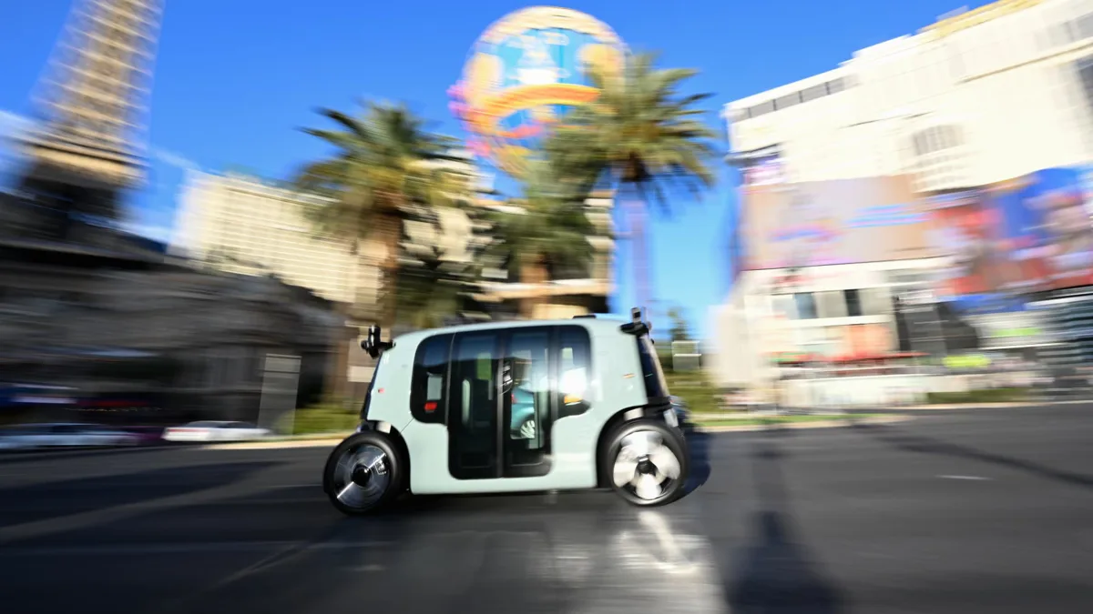 Zoox, Las Vegas'ta Sürücüsüz Ücretli Robotaksi Hizmetini Başlatıyor