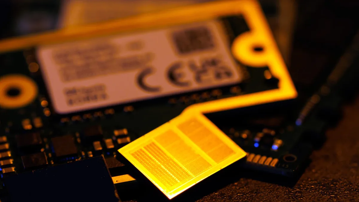 Asian Tech Stocks Decline as SK Hynix Plunges 10% Amid AI Sector Sell-off