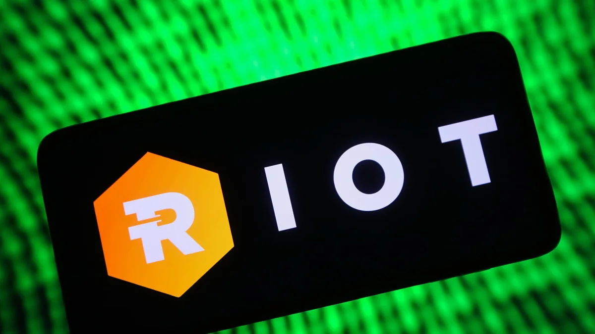 Piyasalarda Öne Çıkan Hisseler: Riot Platforms Yükselişte, Hims & Hers ve Intel Düşüşte
