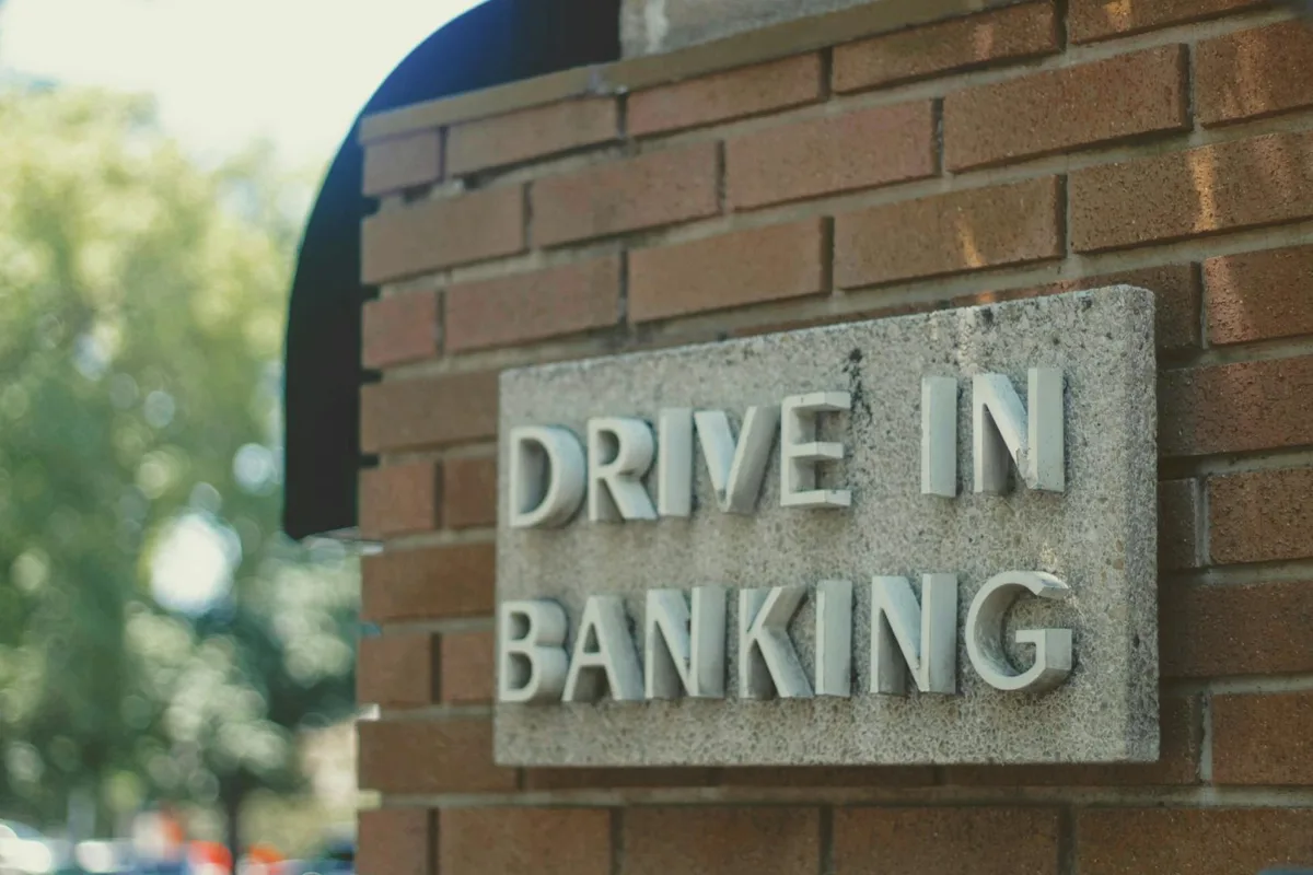 Traditional Finance Embraces Digital Assets: 'Long Bitcoin, Short the Bankers' Era Officially Over