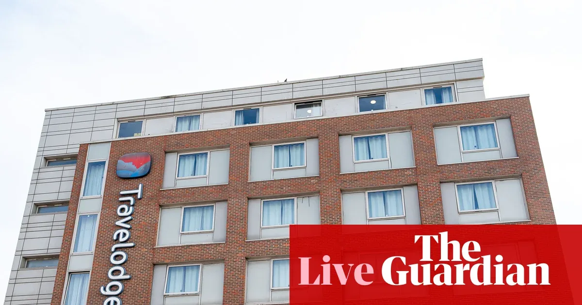 Travelodge CEO'su İstifa Etti, İngiltere Tüketici Güveni Yükseliyor