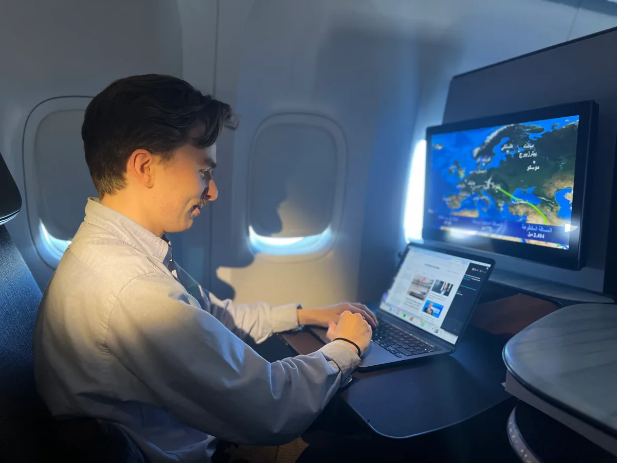 Starlink Revolutionizes Aviation: Qatar Airways Leads In-Flight Connectivity Transformation