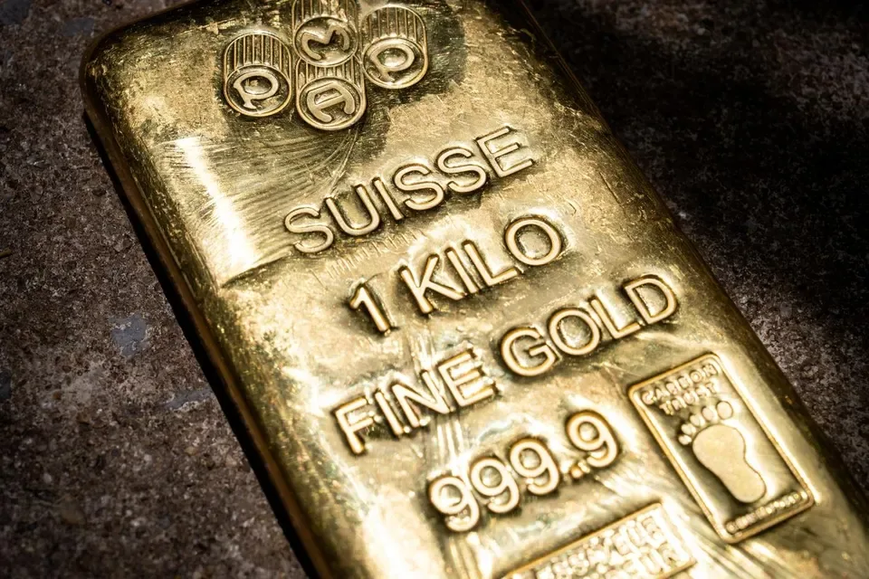 Gold Prices Hit Three-Month High as Dollar Weakens